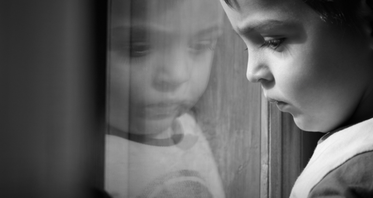 Gedankenimplantate des sexuellem Missbrauchs von Kindern